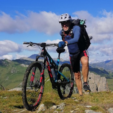 En VTT à travers les Alpes